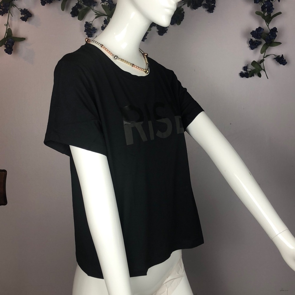 Last One❤️NWT ATHLETA RISE Crop Tee Top Shirt Black Medium - Picture 3 of 8